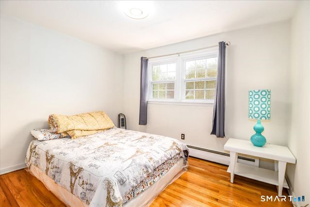 16 Chestnut Drive, Derby, CT 06418