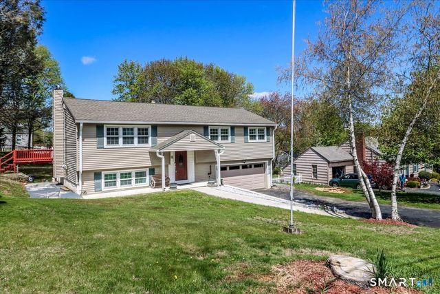 16 Chestnut Drive, Derby, CT 06418