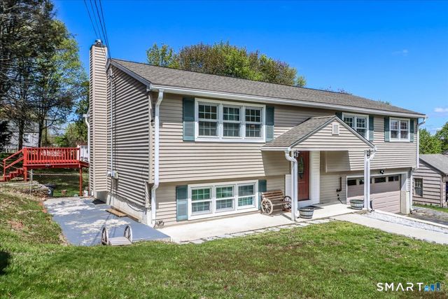 16 Chestnut Drive, Derby, CT 06418