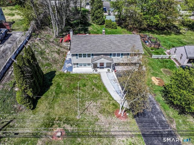 16 Chestnut Drive, Derby, CT 06418