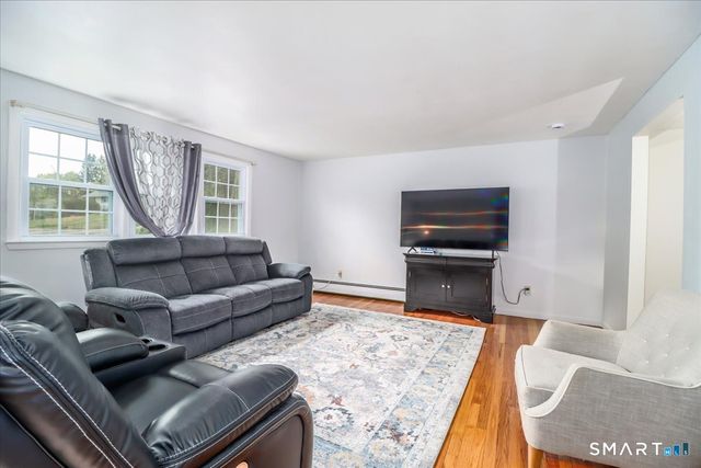 16 Chestnut Drive, Derby, CT 06418