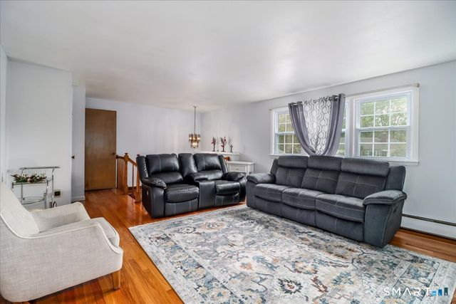 16 Chestnut Drive, Derby, CT 06418