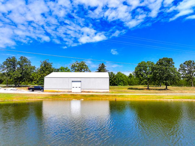 22131 Pepper Lane, Wheatland, MO 65779