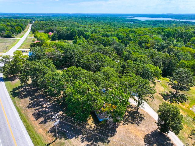 22131 Pepper Lane, Wheatland, MO 65779