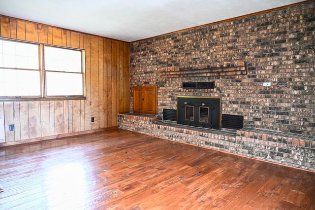 22131 Pepper Lane, Wheatland, MO 65779