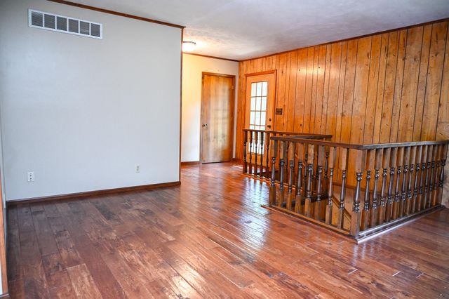 22131 Pepper Lane, Wheatland, MO 65779