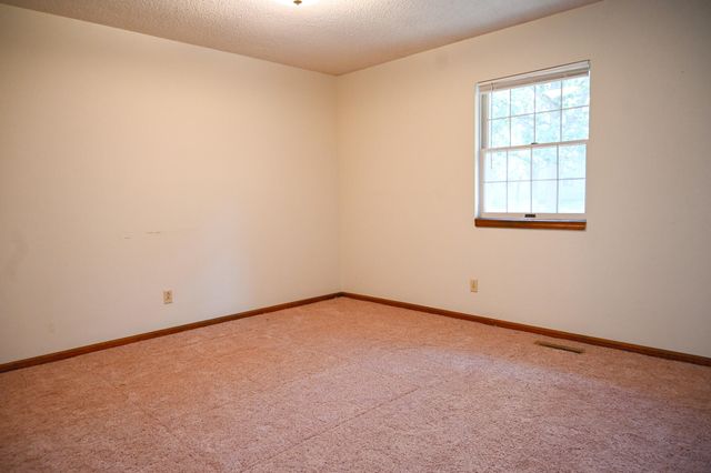 22131 Pepper Lane, Wheatland, MO 65779