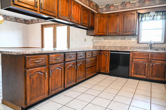 22131 Pepper Lane, Wheatland, MO 65779