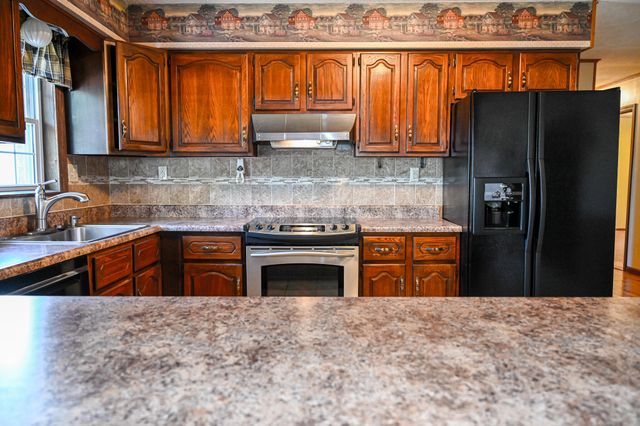 22131 Pepper Lane, Wheatland, MO 65779