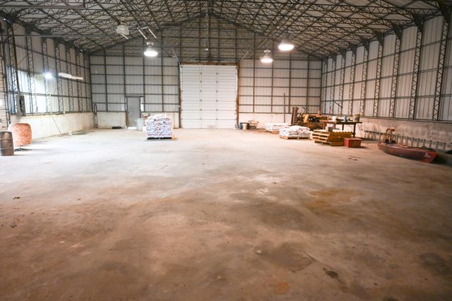 22131 Pepper Lane, Wheatland, MO 65779