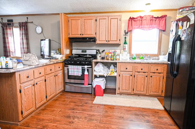 22131 Pepper Lane, Wheatland, MO 65779