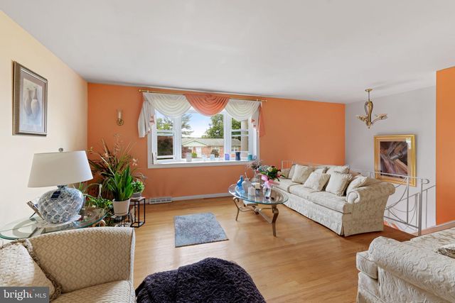 9011 COOPER DR, Fort Washington, MD 20744