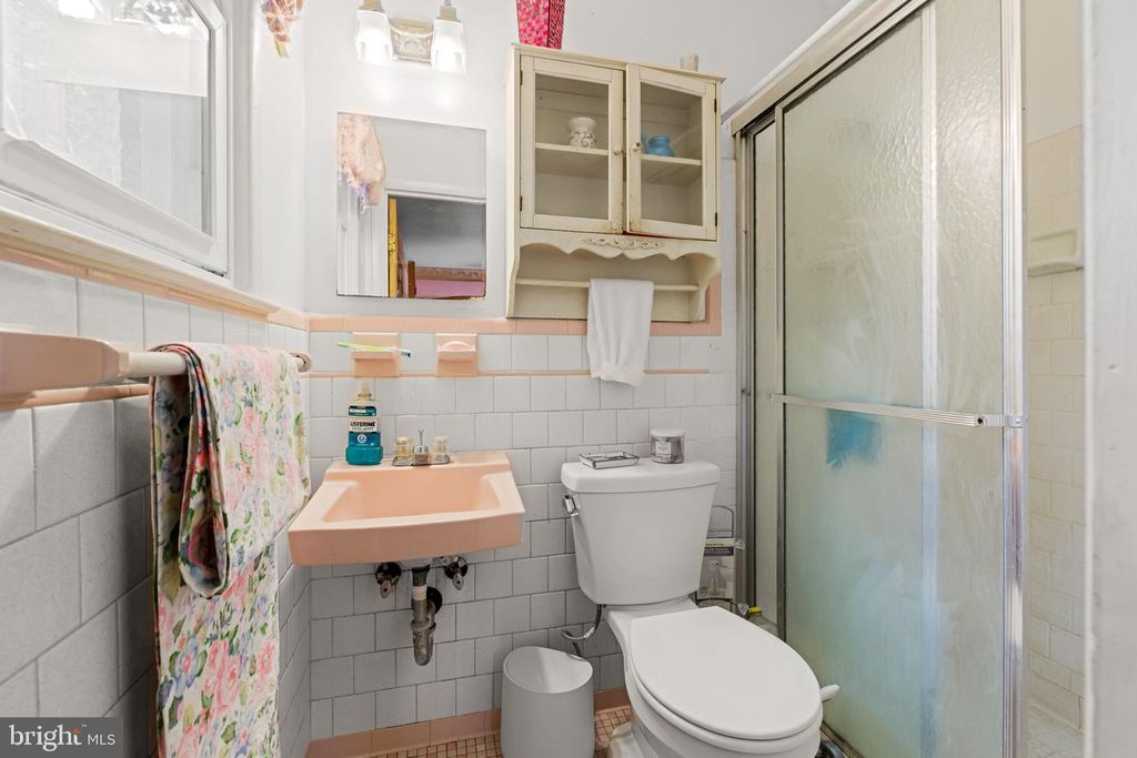 Image 23 of property listing at 9011 COOPER DR, Fort Washington, MD 20744