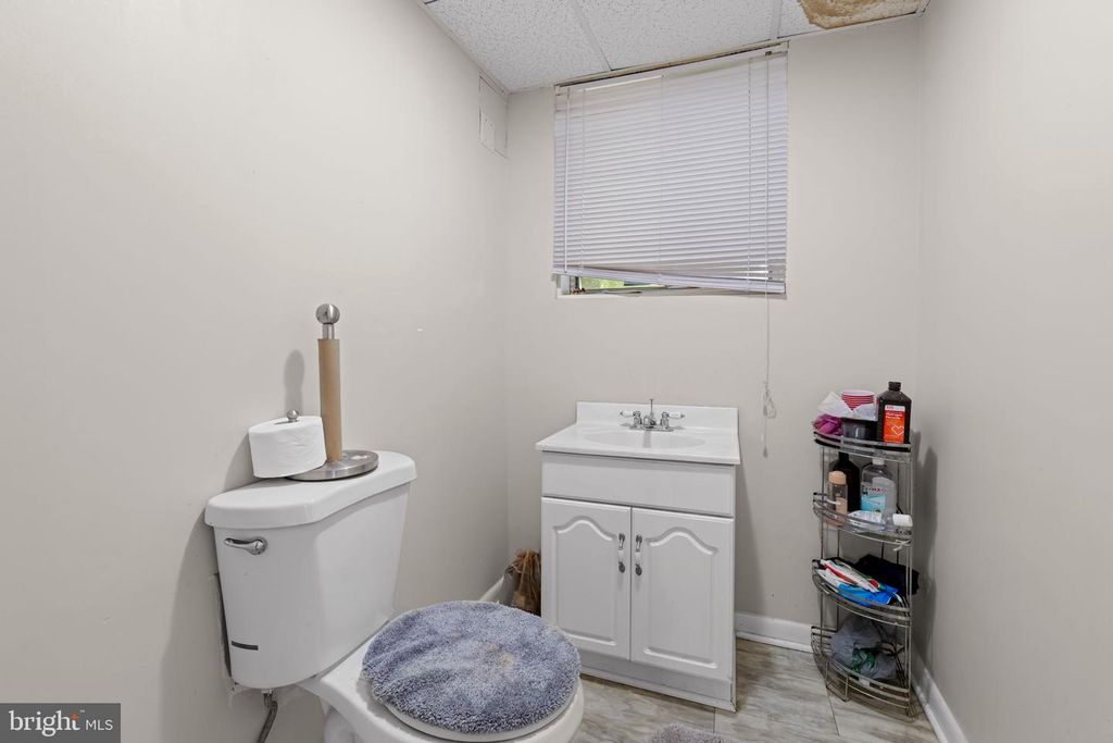 Image 26 of property listing at 9011 COOPER DR, Fort Washington, MD 20744