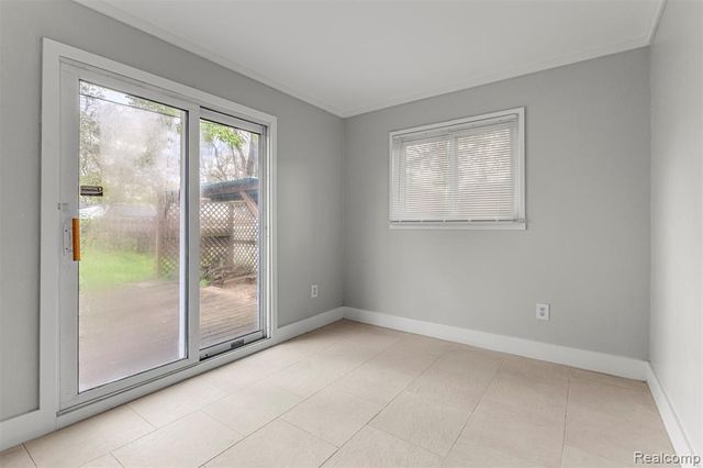 25432 Mcdonald Street, Dearborn Heights, MI 48125