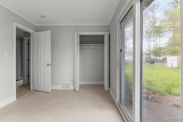 25432 Mcdonald Street, Dearborn Heights, MI 48125
