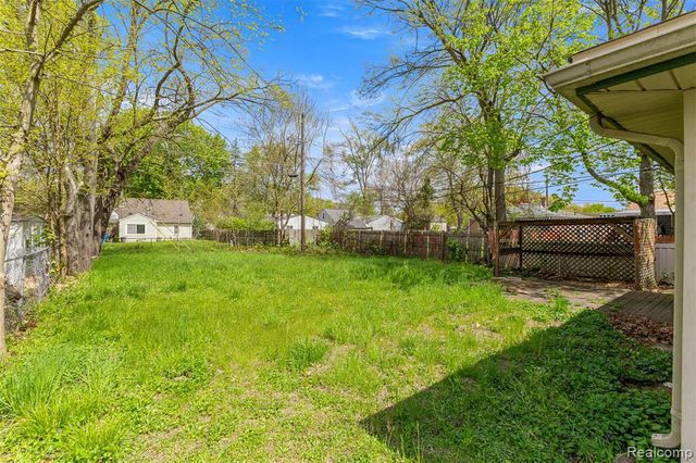 25432 Mcdonald Street, Dearborn Heights, MI 48125