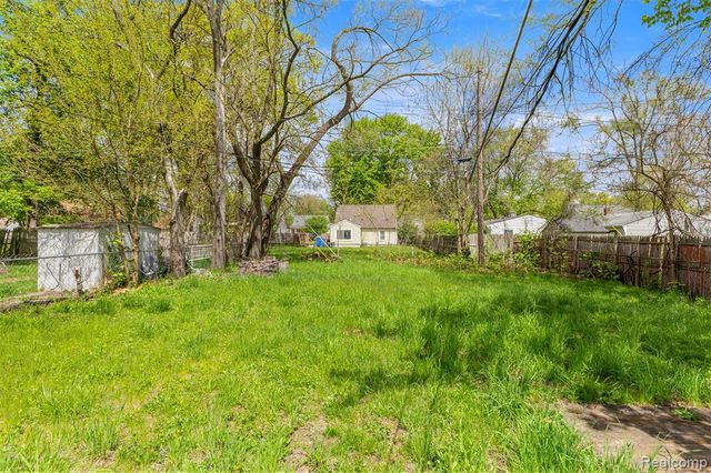 25432 Mcdonald Street, Dearborn Heights, MI 48125