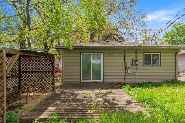 25432 Mcdonald Street, Dearborn Heights, MI 48125