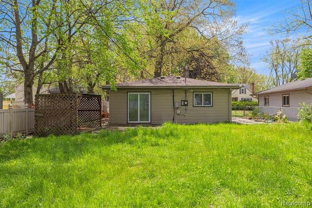 25432 Mcdonald Street, Dearborn Heights, MI 48125