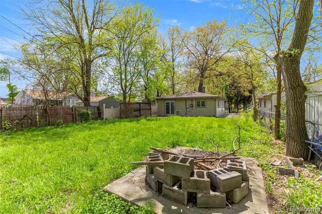 25432 Mcdonald Street, Dearborn Heights, MI 48125