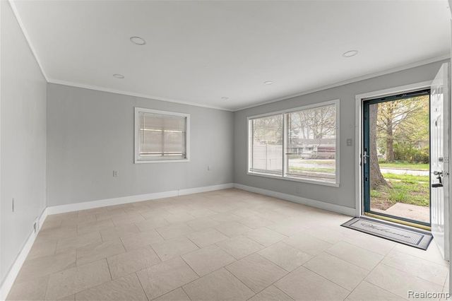 25432 Mcdonald Street, Dearborn Heights, MI 48125