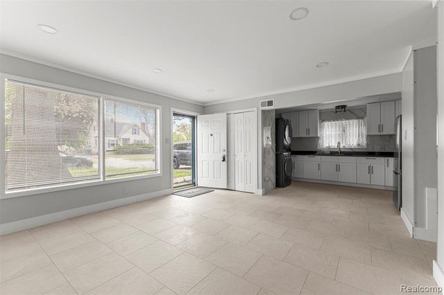 25432 Mcdonald Street, Dearborn Heights, MI 48125