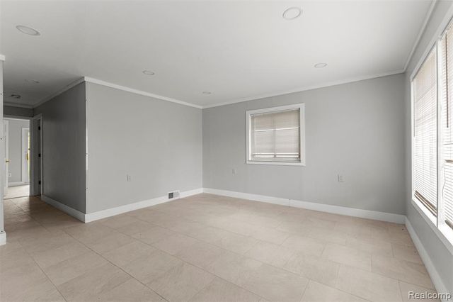 25432 Mcdonald Street, Dearborn Heights, MI 48125