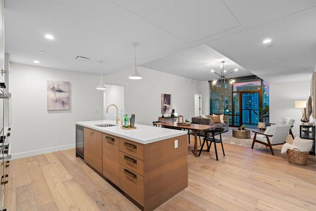 70 Rainey ST 1901, Austin, TX 78701