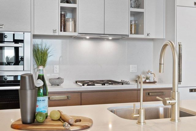 70 Rainey ST 1901, Austin, TX 78701