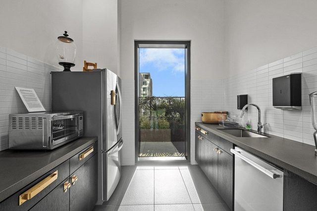 70 Rainey ST 1901, Austin, TX 78701