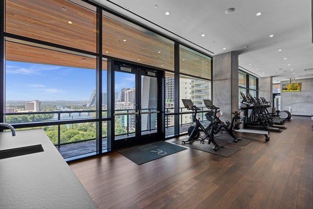 70 Rainey ST 1901, Austin, TX 78701