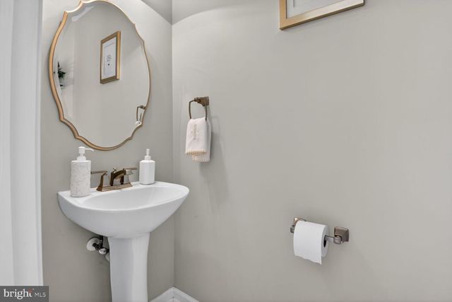 917 ROLFE PL, Alexandria, VA 22314
