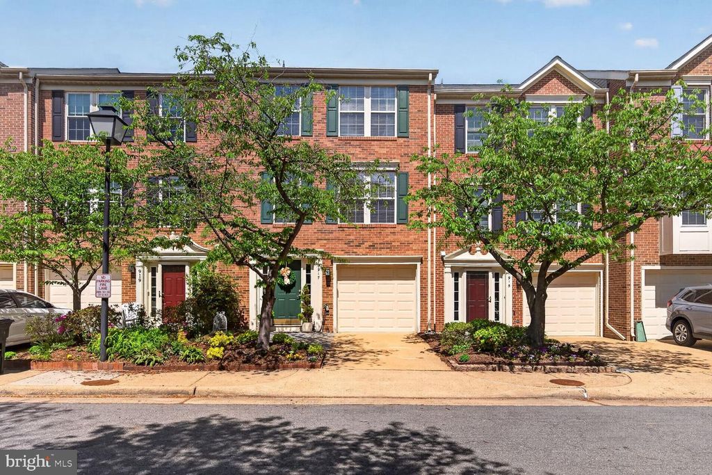 917 ROLFE PL, Alexandria, VA 22314