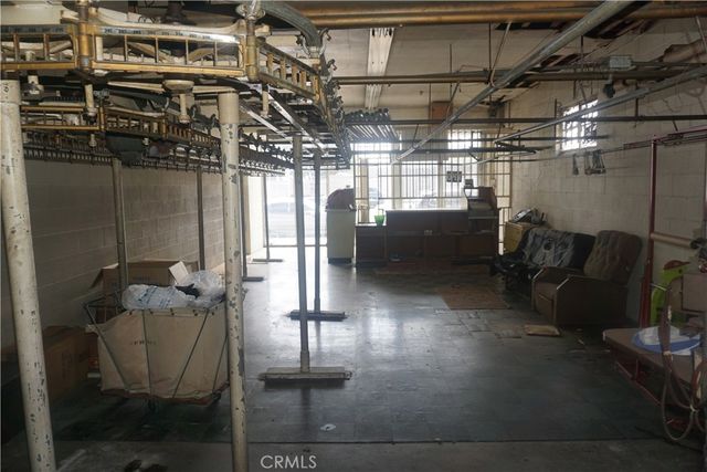 10015 S Western, Los Angeles, CA 90047