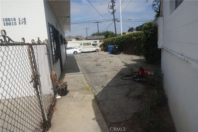 10015 S Western, Los Angeles, CA 90047
