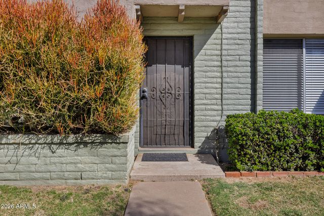 225 N STANDAGE -- 50, Mesa, AZ 85201