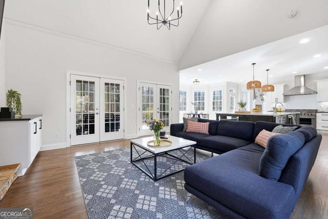 800 Barberry Drive, Milton, GA 30004