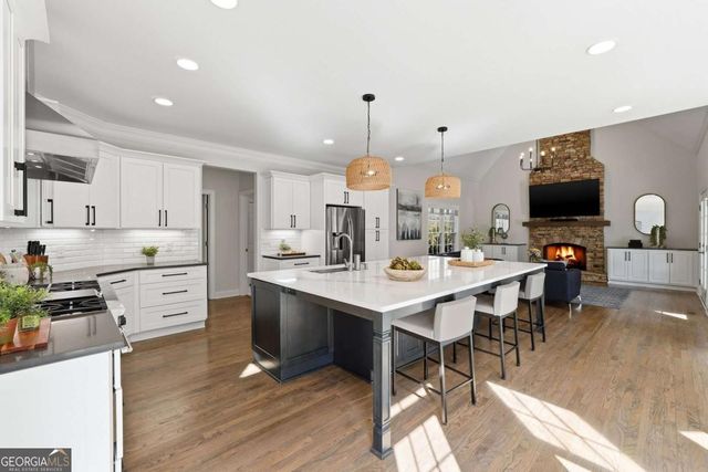 800 Barberry Drive, Milton, GA 30004