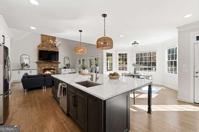 800 Barberry Drive, Milton, GA 30004