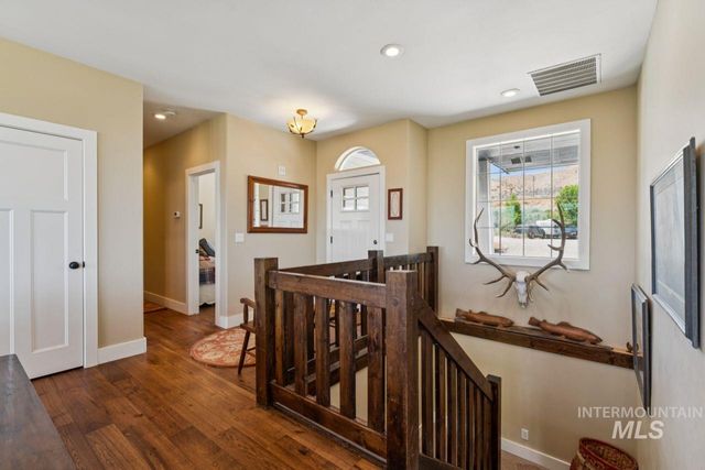 7305 Mustang Ln, Emmett, ID 83617