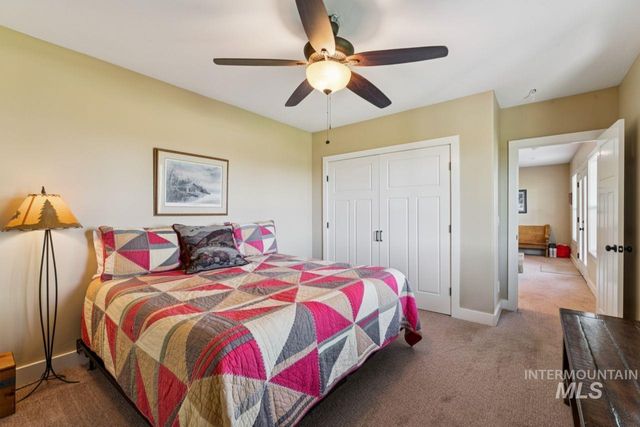 7305 Mustang Ln, Emmett, ID 83617