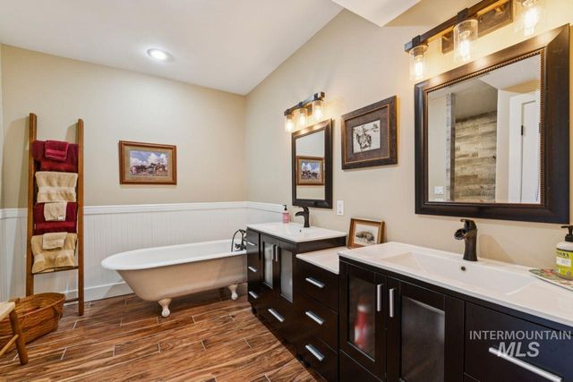 7305 Mustang Ln, Emmett, ID 83617