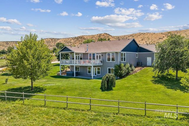 7305 Mustang Ln, Emmett, ID 83617