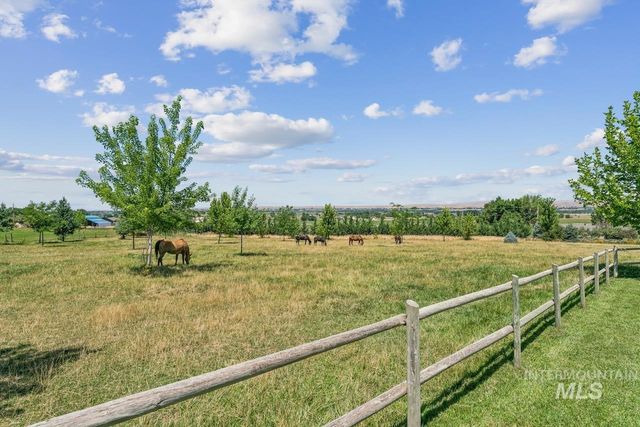 7305 Mustang Ln, Emmett, ID 83617