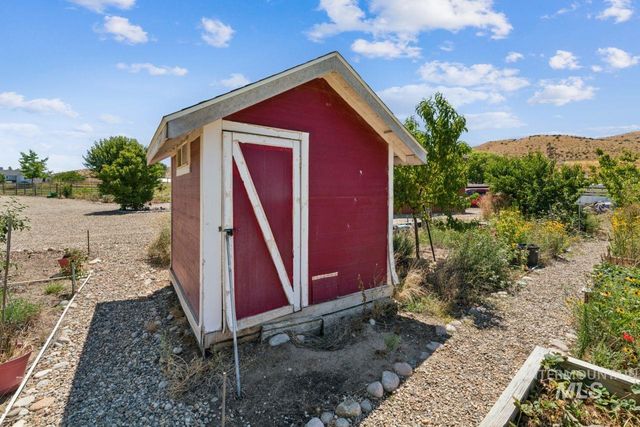 7305 Mustang Ln, Emmett, ID 83617
