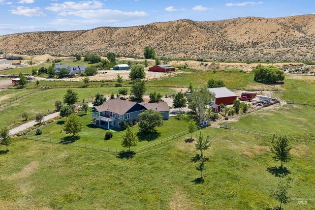 7305 Mustang Ln, Emmett, ID 83617