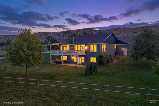 7305 Mustang Ln, Emmett, ID 83617