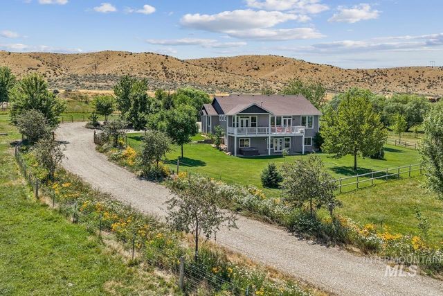 7305 Mustang Ln, Emmett, ID 83617