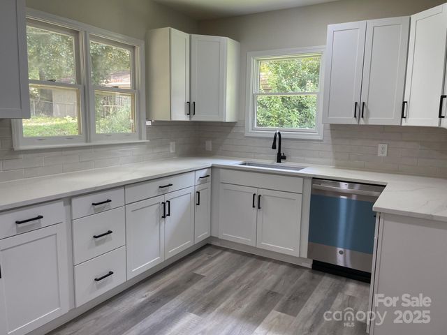 709 Claremont Road, Charlotte, NC 28214